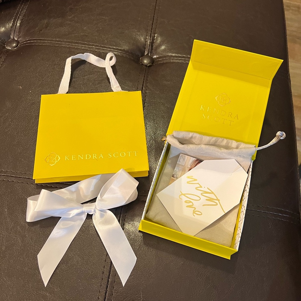 Kendra Scott Yellow Gift Set with White Ribbon